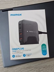 Momax Oneplug 100W Gan UM33