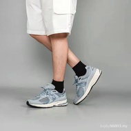 2002r fashion shoes portable shoes for men and women