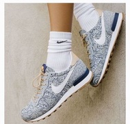 Nike Wmns Internationalist Liberty QS 654938-400