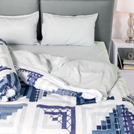 DARLING DELUXE ชุดผ้าปูที่นอนพร้อมปลอกผ้านวม ผ้าไมโครไฟเบอร์ (สี Blue collage)