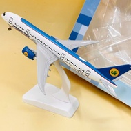 UZBEKISTAN AIRWAYS Boeing B777-8 aviation brand, high-quality powder-coated, beautiful, 1:400 scale 