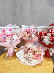 現貨❗️❗️ 正版 Hello Kitty 三眼仔 酷洛米 Kuromi my melody#勞蘇#玉桂狗#Linabell 粉紅狐狸花束 畢業花束 💎 PARTY Birthday Graduati