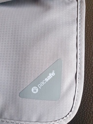 NO NEGO《 議價者立即列入黑名單》 只可順豐到付  Pacsafe Coversafe X75 RFID Block Shoulder bag 防盜頸掛包