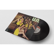 (New)U.N. Vinyl LP Record Piring Hitam