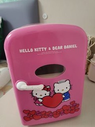 Hello Kitty 小型雪櫃