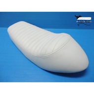 CAFE RACER RETRO STYLE SADDLE SOLO SEAT "WHITE" For YAMAHA SR400 SR500 // WHITE Stitched Ant Butt