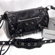 全新 Balenciaga 機車包