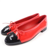 狀況極佳的 CHANEL G02819 漆皮 Coco Mark顏色平底芭蕾鞋，RED和黑色，36 碼，帶盒子，意大利製造。