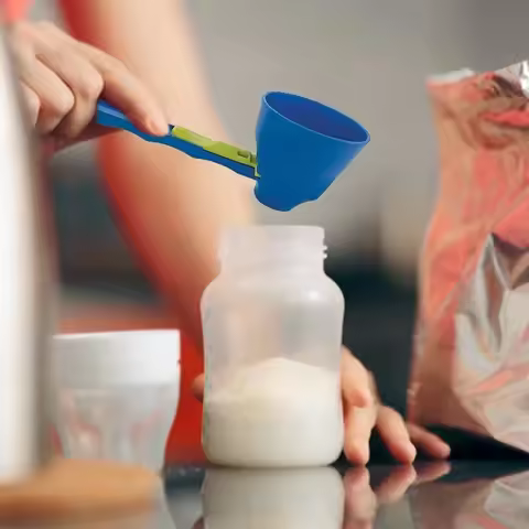 1PC Random Color No-clean Measuring Funnel Creative Protein Powder Sliding Spoon Egg Yolk Separator 