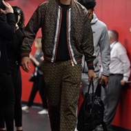 「JL 精品代購」98新 NBA球星Steven 同款 Burberry 滿logo外套