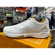 New HNDRD velocity shoes