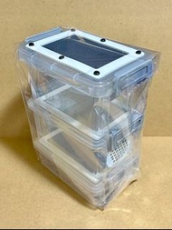 ✴️ 全新 麵包蟲 麥皮蟲 大麥蟲 蟋蟀 杜比亞 櫻桃紅 昆蟲 多用途 實用觀察 高清透明 防臭通風 活餌 透氣雙層 mini 小尺寸 桌上 飼養箱 飼養盒 繁殖箱繁殖盒 養殖箱 儲物箱 儲物盒 過濾