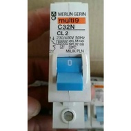 MCB MERLIN GERLIN 2A 4A 6A SNI HOLOGRAM SPLN PLN BENSER 450WATT PEMUTUS ARUS KWH LISTRIK STANDAR SNI