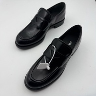 閒置新，未使用prada普拉達 樂福鞋/ 附件，無，裸鞋