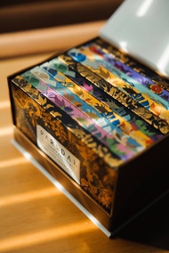 PARADAi - Chocolate Bar Boxset 10 pcs. / ภราดัย ชุดกล่องรวมช็อกโกแลตแท่ง 10 ชิ้น