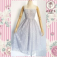 Axes Femme lace flower