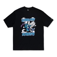 New Era เสื้อยืดแขนสั้นรุ่น Charlotte Hornets NBA Gnarly Black Oversized Short Sleeve T-Shirt