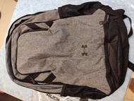 Under Armour 灰色背包