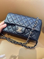 Chanel classic 20cm mini flap 黑色x淡金色