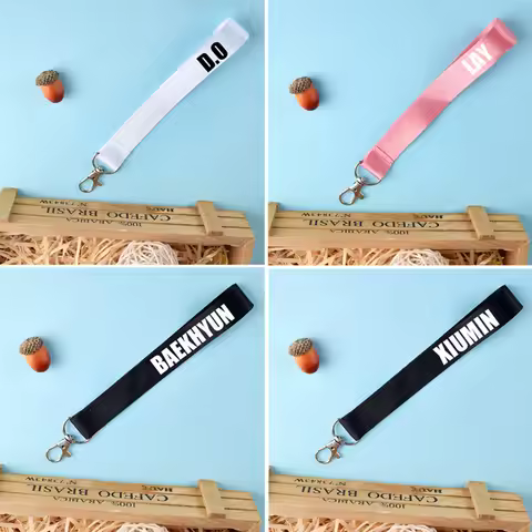 Kpop EXO Member Name Canvas Strip Holographic Keychain BAEKHYUN SUHO CHANYEOL SEHUN XIUMIN KAI LAY E