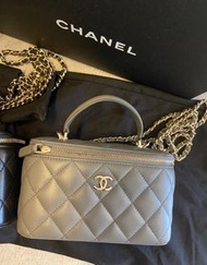 Chanel  vanity case羊皮長盒子