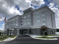 HOLIDAY INN &amp; SUITES FAYETTEVILLE W-FORT BRAGG AREA