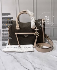 Michael Kors Carine Medium