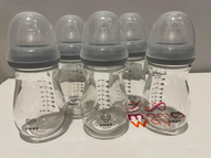 二手  Umee 玻璃奶瓶240ml 共5支 使用約兩個月 內含Stage2中流速奶嘴（僅消毒）另再贈一個奶嘴頭及瓶蓋還有防脹氣環