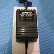 Adaptor keyboard Casio Untuk Semua tipe Casio 9,5V Atau 9V ORI