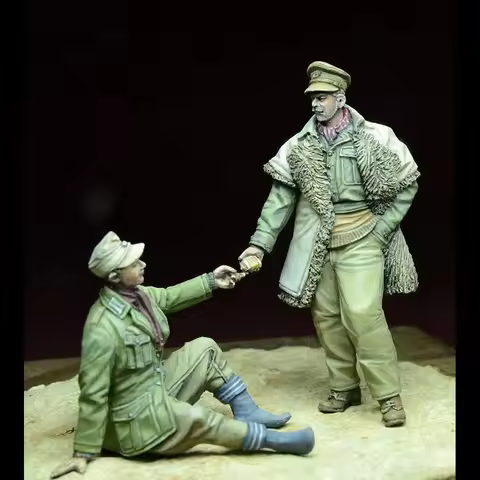 1/35 resin unpainted model kit, British Army officers and Afrika Korps prisoners of war unassembled 