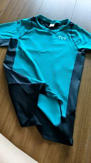 TYR 泳衣上衣 L 碼