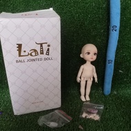 Lati Ball Jointed Doll skala 1:8 thrift