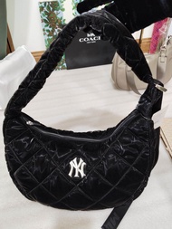 หายาก นุ่มมาก hobo big tote bag MLB