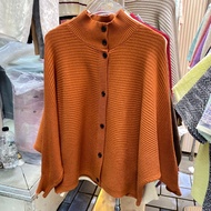 Gaogao Batwing button