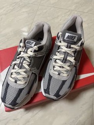 Nike Zoom Vomero 5 PRM 運動鞋