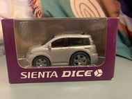 1:30 Toyota Sienta Dice 豐田原廠 回力車  銀色