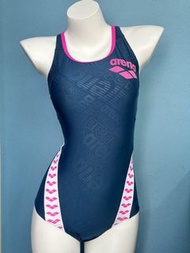 Arena泳衣