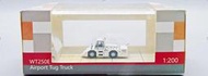 JC Wings 1:200 飛機模型塑料地勤 日本航空 WT250E 抱輪車牽引車