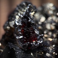 矩陣錳鋁榴石項鍊 / 矩陣石榴石 / 焱紅靈