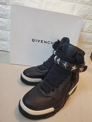 Givenchy 鞋