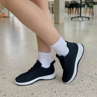 LV0345 Sports Shoes Knitted Shoes Premium QualityWanita