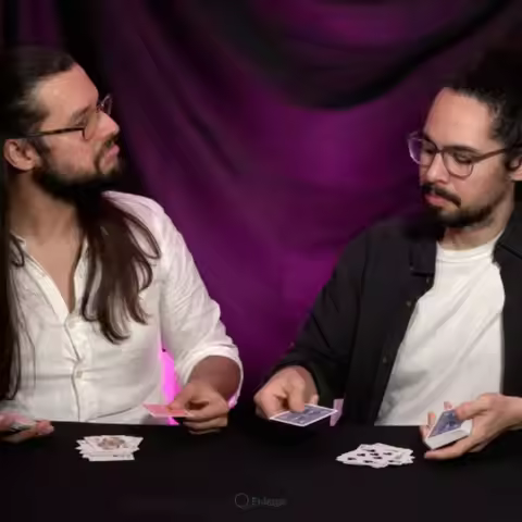 Coincidenc3 by Elías D'Sastre Poker Card Magic Trick Gimmick Close Up Illusions Props for Magicians 