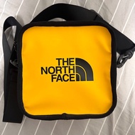 THE NORTH FACE 黃色小側背包