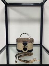 🎀Brand New Free Shipping💙Coach c5504 链条包 化妆包 手袋 手提包 斜挎包｜Color 棕色｜Size 约20x10x14 cm💙配件全齊適合送禮 嚴格檢測貨品絕對