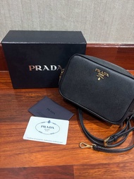 Used Prada saffiano nero color