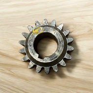 Engine balance shaft gear 18R 15=20 (Gear 18R wood winch) Spare parts for tractors, generators, trac