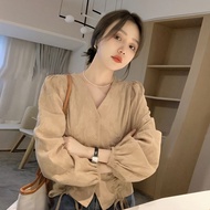 Lazy retro long sleeved V-neck khaki shirt, women's design sense, niche early autumn慵懒复古长袖V领卡其衬衫女设计感小众早秋衬衣外套上衣lxk0666.my 3.26