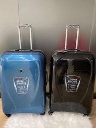 英國IT 30 吋輕盈大容量可擴展行李箱 IT 30 inch luggage 77 x 50 x 32 - 7cm
