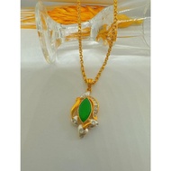 835 黄金翡翠玉衬钻石吊坠 I 835 Gold Jadeite Pendant with Diamonds