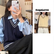 Basic knitted V-neck sweater, wide form, rope-colored trim, easy to coordinate ullzang vitage Korean